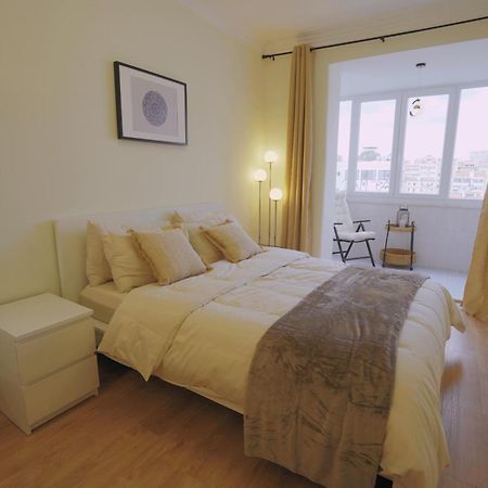 Lisbon Charming 94D, Next To Metro Apartment Luaran gambar