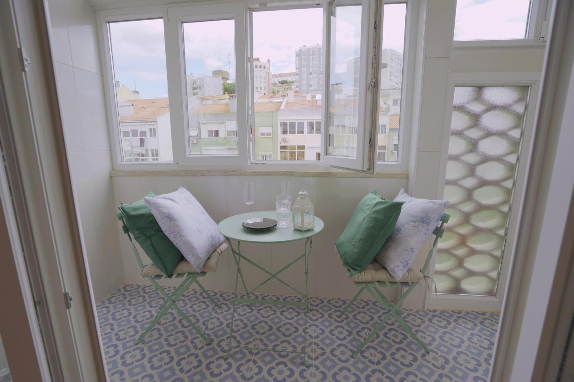 Lisbon Charming 94D, Next To Metro Apartment Luaran gambar